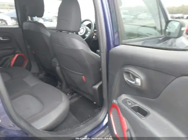 ZACCJBCB1HPG64641 2017 JEEP RENEGADE - Image 8