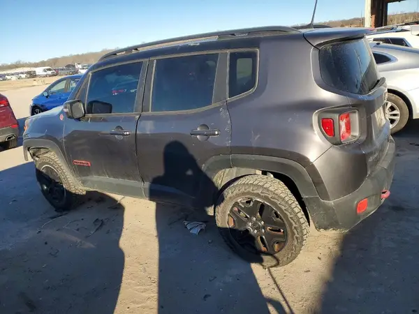 ZACCJBCB1JPH23435 2018 JEEP RENEGADE - Image 2
