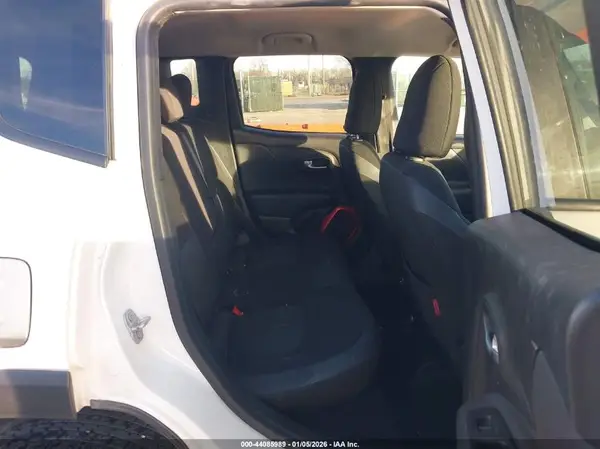 ZACCJBCB1JPH55768 2018 JEEP RENEGADE - Image 8