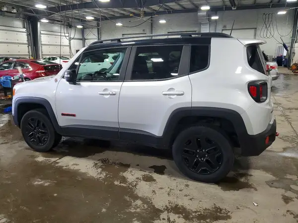ZACCJBCB1JPH69217 2018 JEEP RENEGADE - Image 2