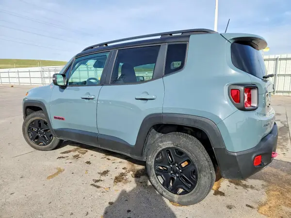 ZACCJBCB1JPH87779 2018 JEEP RENEGADE - Image 2