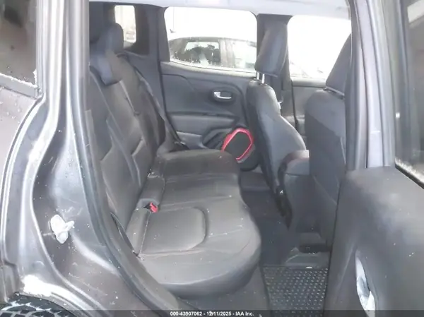 ZACCJBCB1JPH99981 2018 JEEP RENEGADE - Image 8
