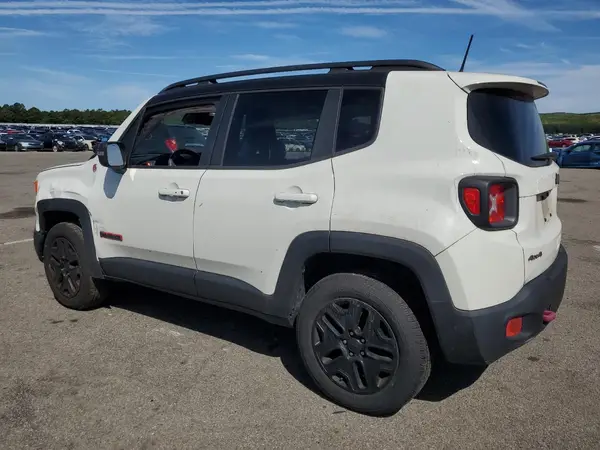 ZACCJBCB1JPJ03665 2018 JEEP RENEGADE - Image 2