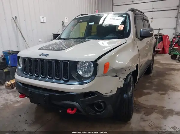 ZACCJBCB2HPE78669 2017 JEEP RENEGADE - Image 2