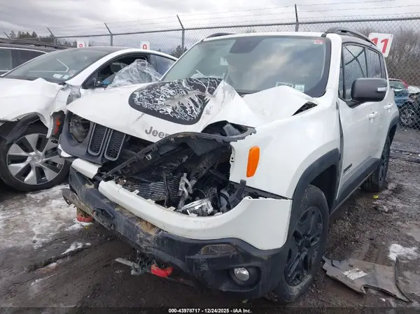 ZACCJBCB2HPE88991 2017 JEEP RENEGADE - Image 2