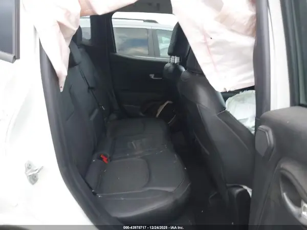 ZACCJBCB2HPE88991 2017 JEEP RENEGADE - Image 8