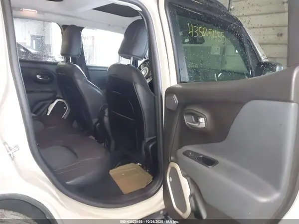 ZACCJBCB2HPF02629 2017 JEEP RENEGADE - Image 8