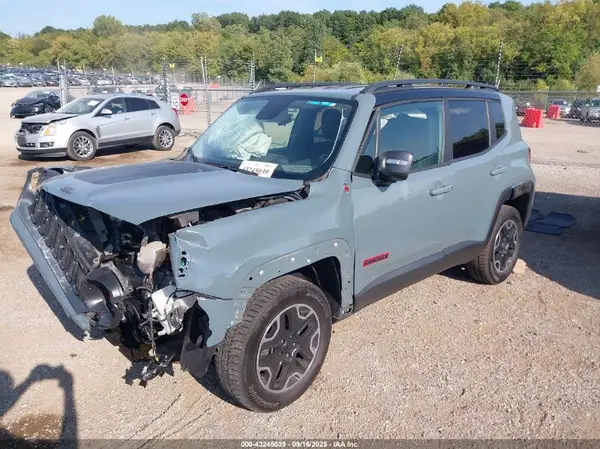 ZACCJBCB2HPF32245 2017 JEEP RENEGADE - Image 2