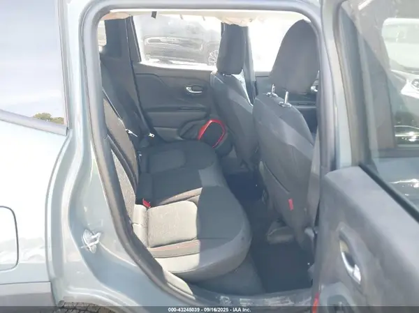 ZACCJBCB2HPF32245 2017 JEEP RENEGADE - Image 8