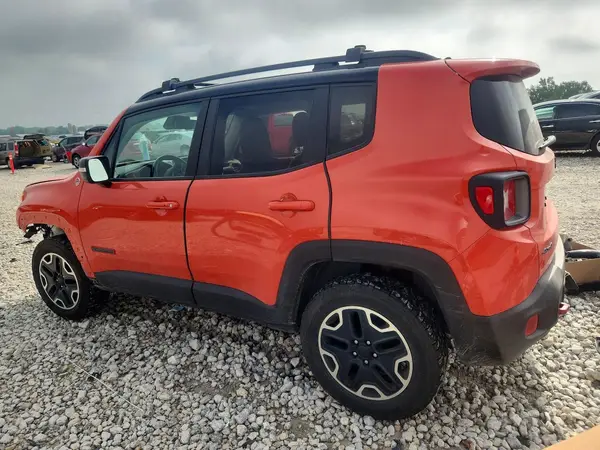 ZACCJBCB2HPF63902 2017 JEEP RENEGADE - Image 2