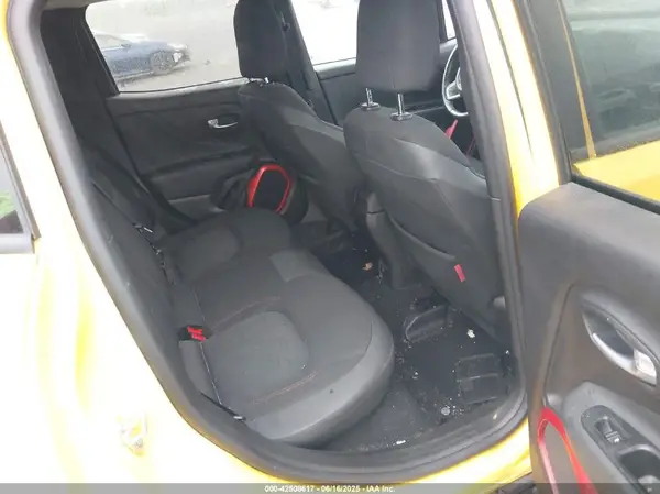 ZACCJBCB2HPF74091 2017 JEEP RENEGADE - Image 8