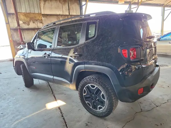 ZACCJBCB2HPG01709 2017 JEEP RENEGADE - Image 2