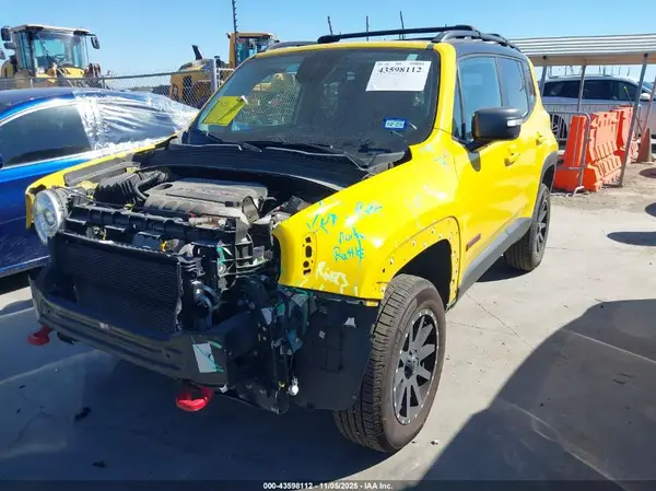 ZACCJBCB2HPG13858 2017 JEEP RENEGADE - Image 2