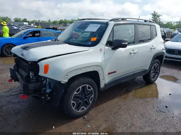 ZACCJBCB2HPG55527 2017 JEEP RENEGADE - Image 2
