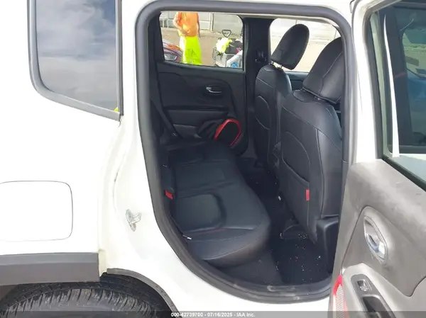ZACCJBCB2HPG55527 2017 JEEP RENEGADE - Image 8