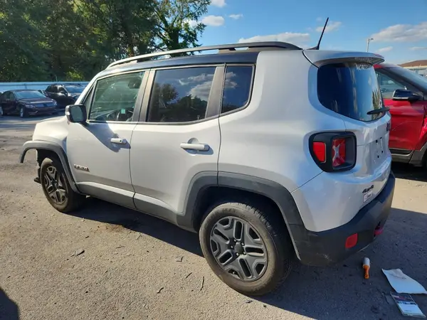 ZACCJBCB2JPG79705 2018 JEEP RENEGADE - Image 2