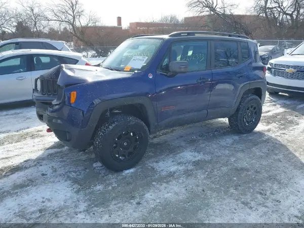 ZACCJBCB2JPH28255 2018 JEEP RENEGADE - Image 2