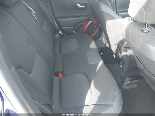 ZACCJBCB2JPH28255 2018 JEEP RENEGADE - Image 8