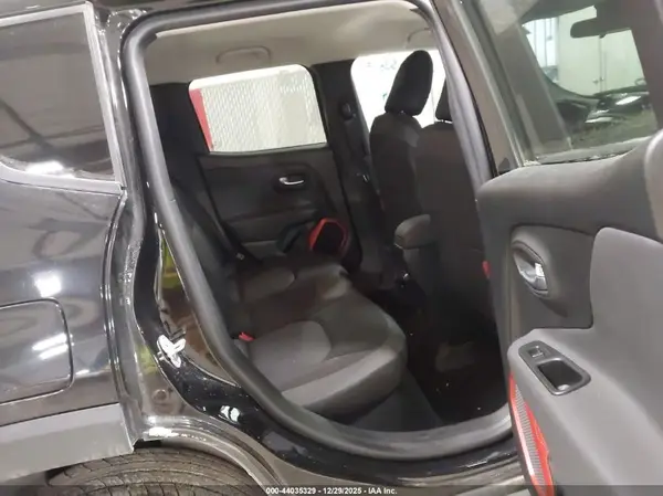 ZACCJBCB2JPH37960 2018 JEEP RENEGADE - Image 8