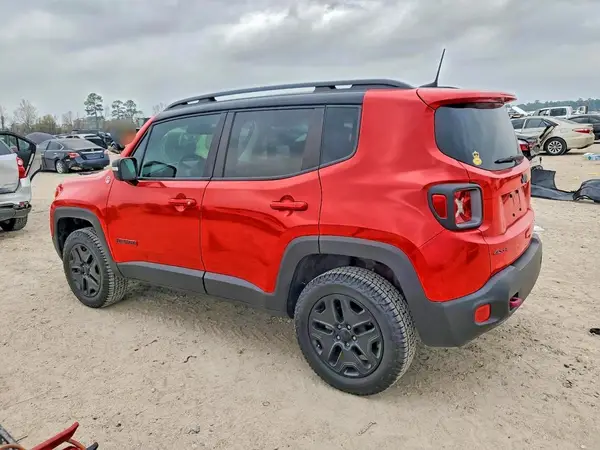 ZACCJBCB2JPH67525 2018 JEEP RENEGADE - Image 2