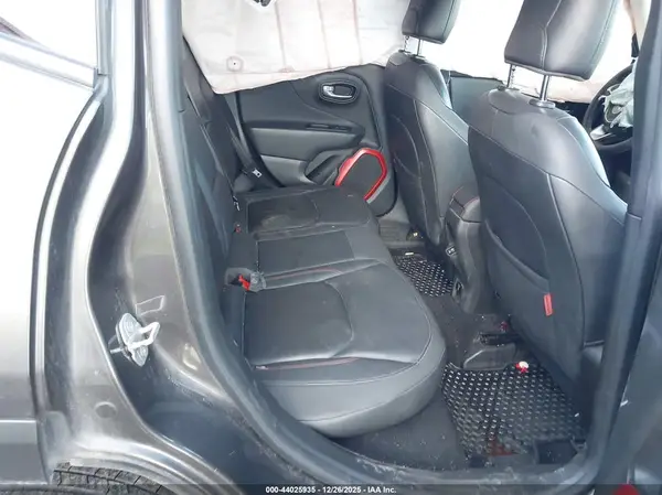 ZACCJBCB2JPH68108 2018 JEEP RENEGADE - Image 8
