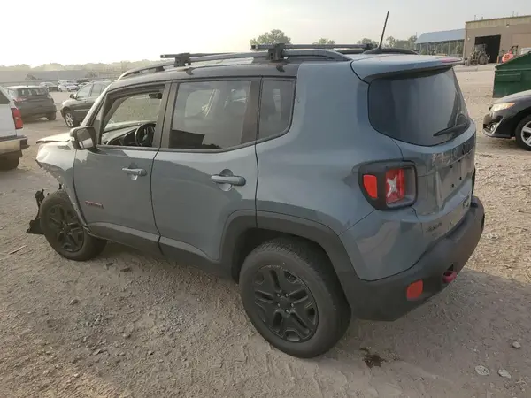 ZACCJBCB2JPH86396 2018 JEEP RENEGADE - Image 2