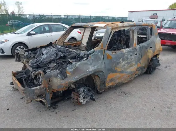 ZACCJBCB3HPE41498 2017 JEEP RENEGADE - Image 2