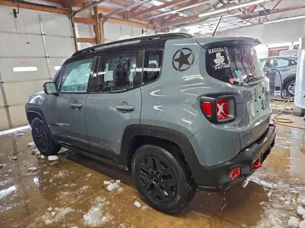 ZACCJBCB3HPE91396 2017 JEEP RENEGADE - Image 2