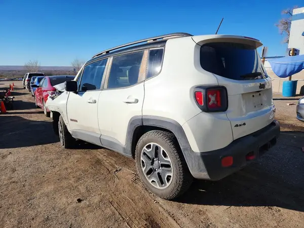 ZACCJBCB3HPE93326 2017 JEEP RENEGADE - Image 2