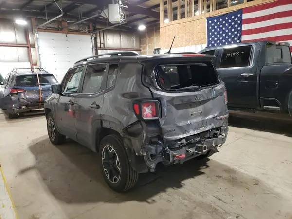ZACCJBCB3HPF31685 2017 JEEP RENEGADE - Image 2