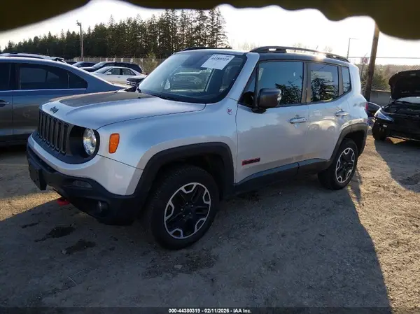 ZACCJBCB3HPF49104 2017 JEEP RENEGADE - Image 2