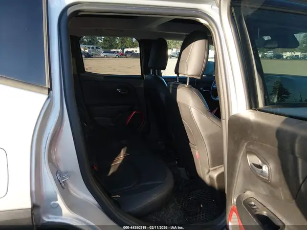 ZACCJBCB3HPF49104 2017 JEEP RENEGADE - Image 8