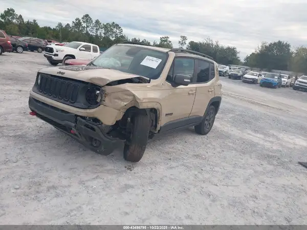 ZACCJBCB3HPF79316 2017 JEEP RENEGADE - Image 2