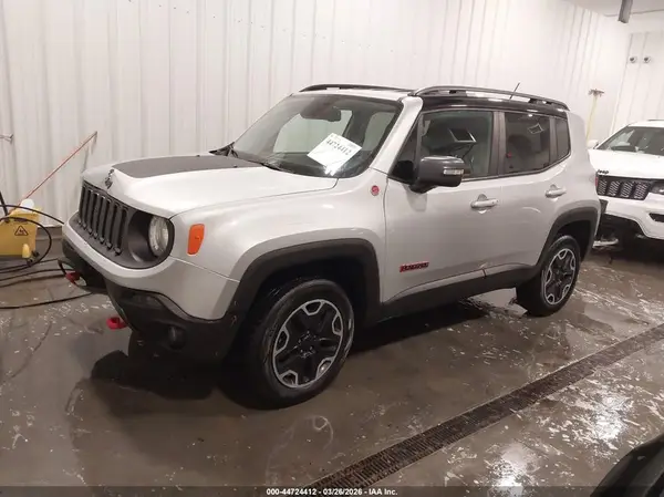 ZACCJBCB3HPG11665 2017 JEEP RENEGADE - Image 2
