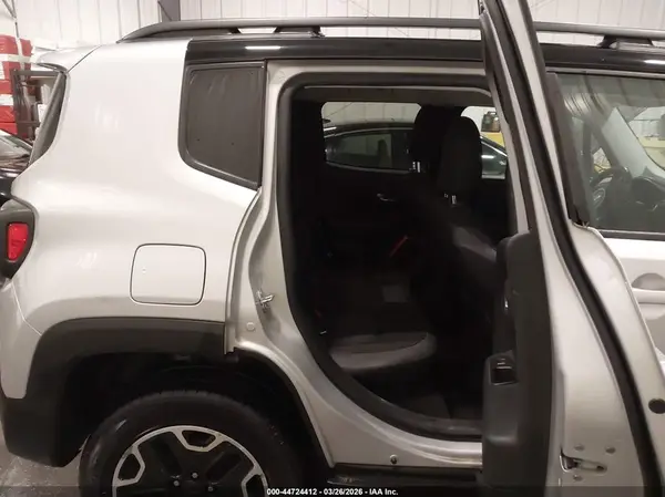 ZACCJBCB3HPG11665 2017 JEEP RENEGADE - Image 8
