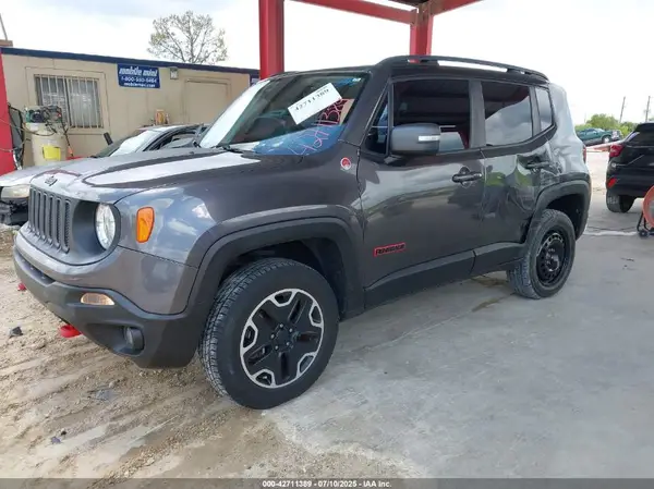 ZACCJBCB3HPG16090 2017 JEEP RENEGADE - Image 2