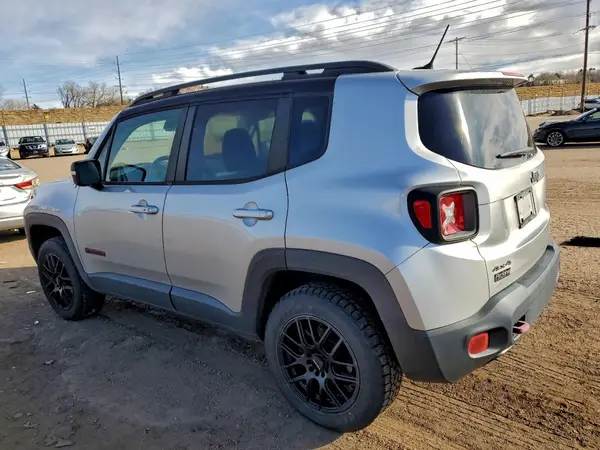 ZACCJBCB3HPG34976 2017 JEEP RENEGADE - Image 2