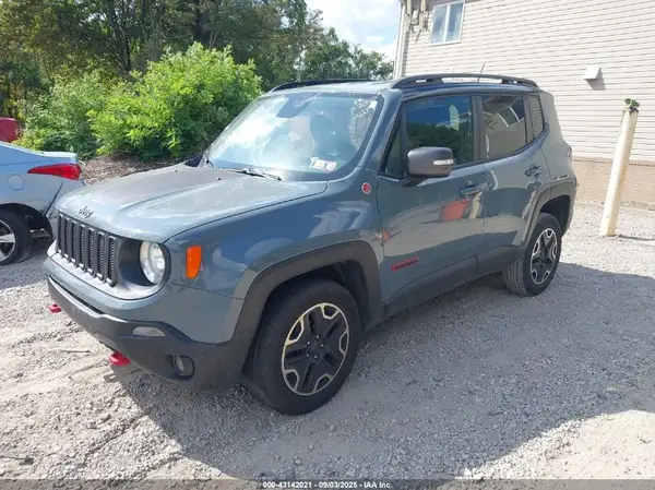 ZACCJBCB3HPG42219 2017 JEEP RENEGADE - Image 2