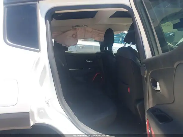 ZACCJBCB3HPG51731 2017 JEEP RENEGADE - Image 8