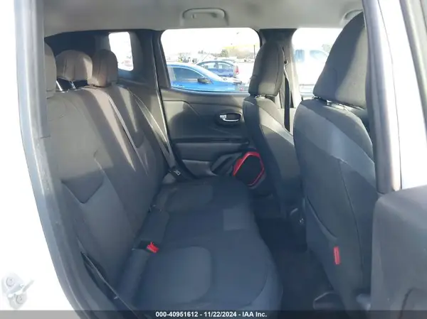 ZACCJBCB3JPG75257 2018 JEEP RENEGADE - Image 8