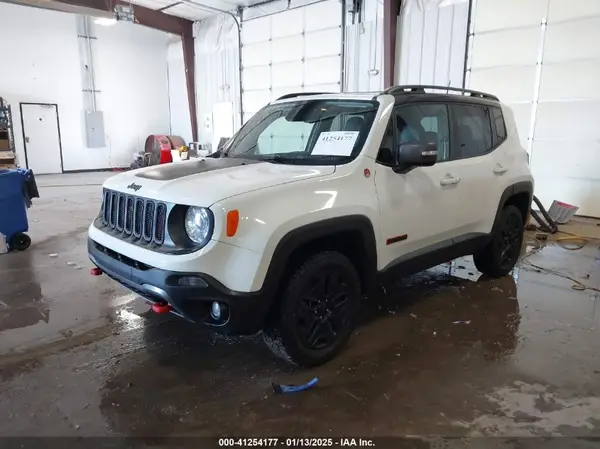 ZACCJBCB3JPG93595 2018 JEEP RENEGADE - Image 2