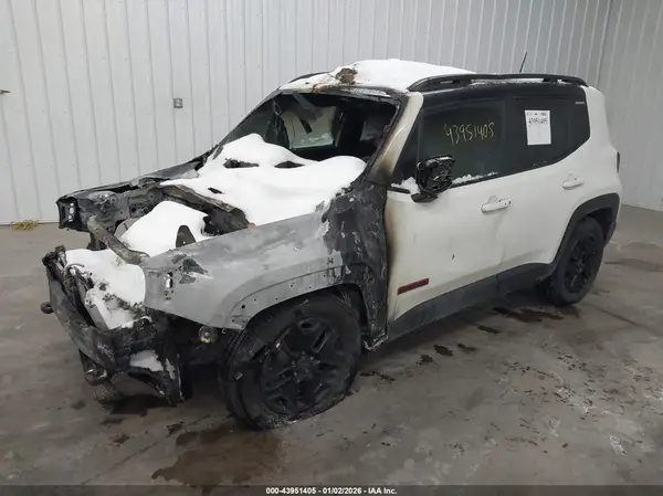 ZACCJBCB3JPH14526 2018 JEEP RENEGADE - Image 2