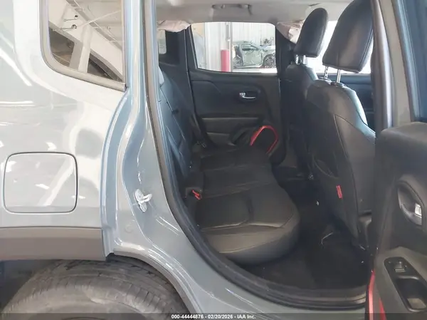 ZACCJBCB3JPH17975 2018 JEEP RENEGADE - Image 8