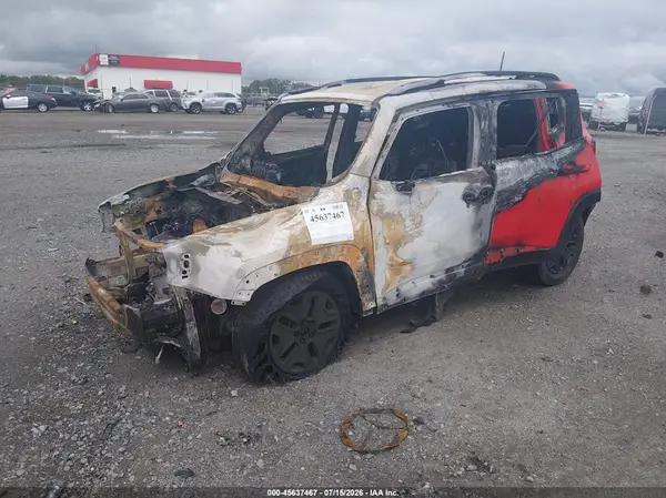 ZACCJBCB3JPH23744 2018 JEEP RENEGADE - Image 2
