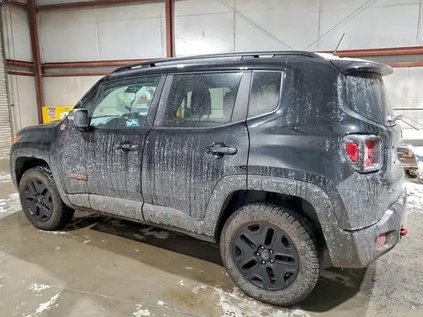 ZACCJBCB3JPH48255 2018 JEEP RENEGADE - Image 2