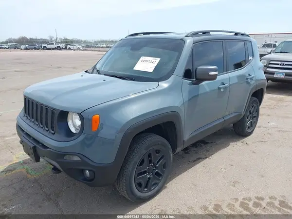 ZACCJBCB3JPH77478 2018 JEEP RENEGADE - Image 2