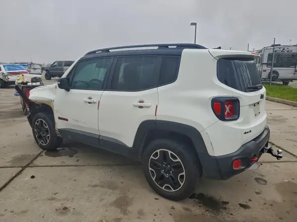 ZACCJBCB4HPE45981 2017 JEEP RENEGADE - Image 2