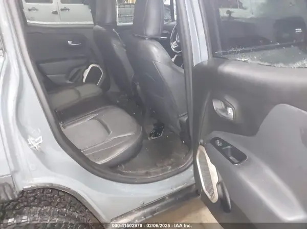 ZACCJBCB4HPE86966 2017 JEEP RENEGADE - Image 8