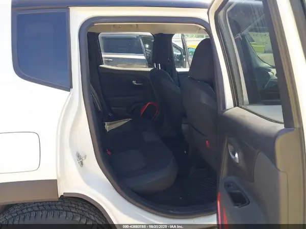 ZACCJBCB4HPE87583 2017 JEEP RENEGADE - Image 8