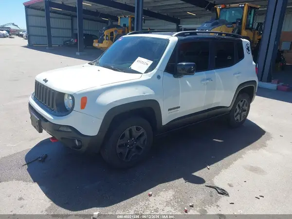 ZACCJBCB4HPF73900 2017 JEEP RENEGADE - Image 2
